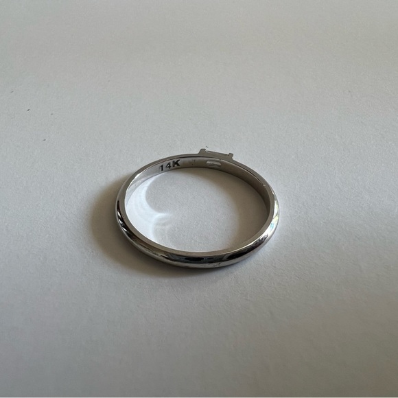 Vrai & Oro Baguette Diamond Ring, Solid 14k White Gold, size 5.5 - Picture 3 of 6